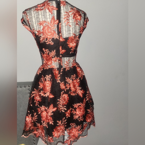 Dress - Picture 2 of 5